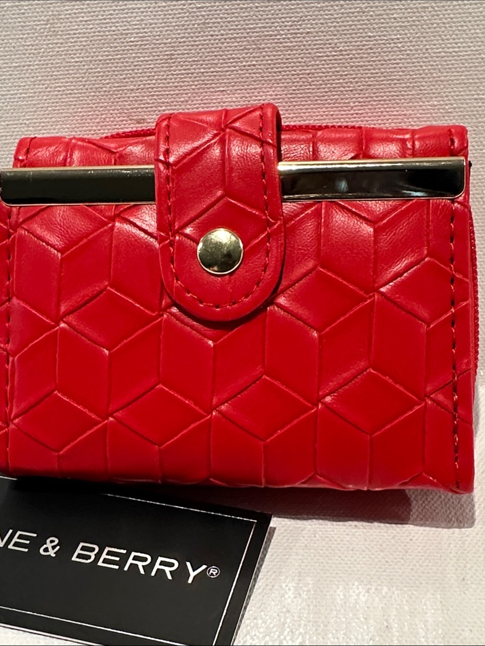 NWT Jane & Berry Compact Small Wallet with Card, ID, Bill and Coin Slots.
